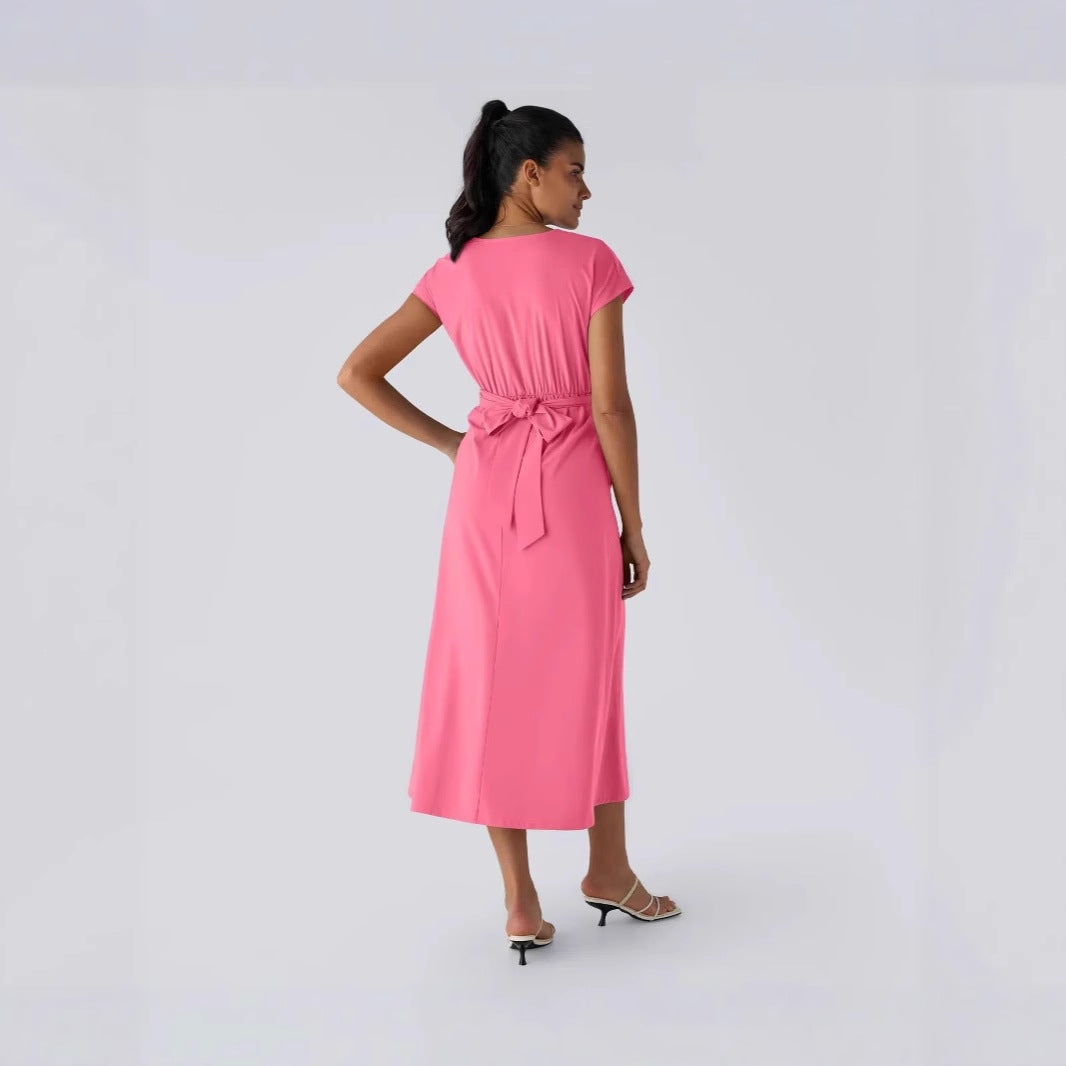 Robe mi-longue décontractée à col V croisé, manches courtes et séchage rapide