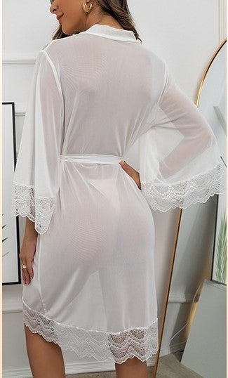 HONUI Robe de nuit avec empiècements en dentelle.