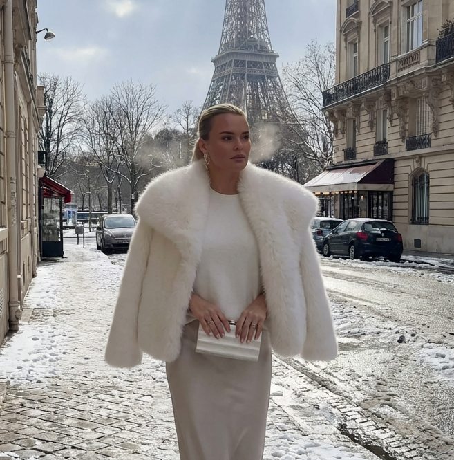 DAFYA manteau court en fourrure